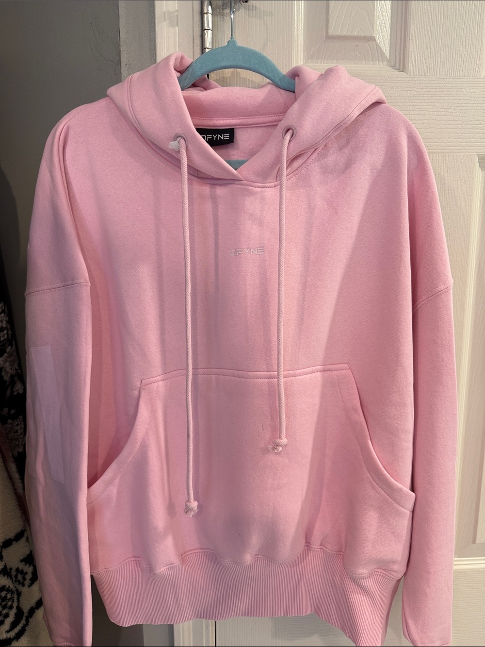 Defyne Women's Crewneck Hoodie in Soft Pink
